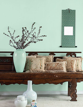 Türkise Wand und Vase